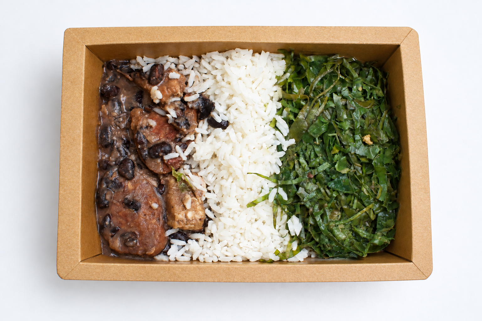 Feijoada com couve e arroz, na embalagem da Calore